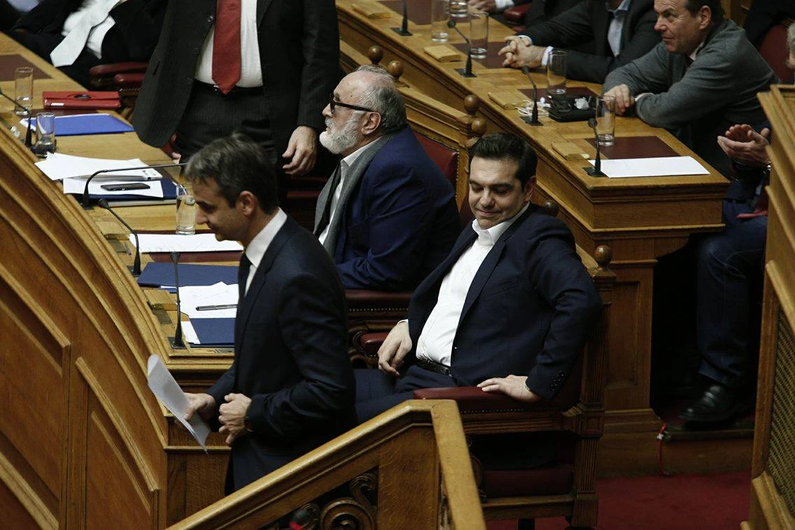 Στις 18:00 θα ξεκινήσει η συζήτηση: Πρόταση δυσπιστίας της ΝΔ κατά της κυβέρνησης – Δρομολογούνται πολιτικές εξελίξεις